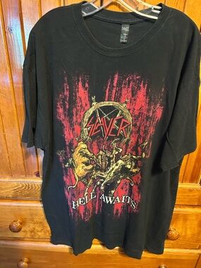 'Hell Awaits' Graphic Tee - Black/Red